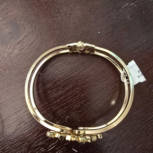 Gold Snowflake Bracelet - Picture 4 of 5